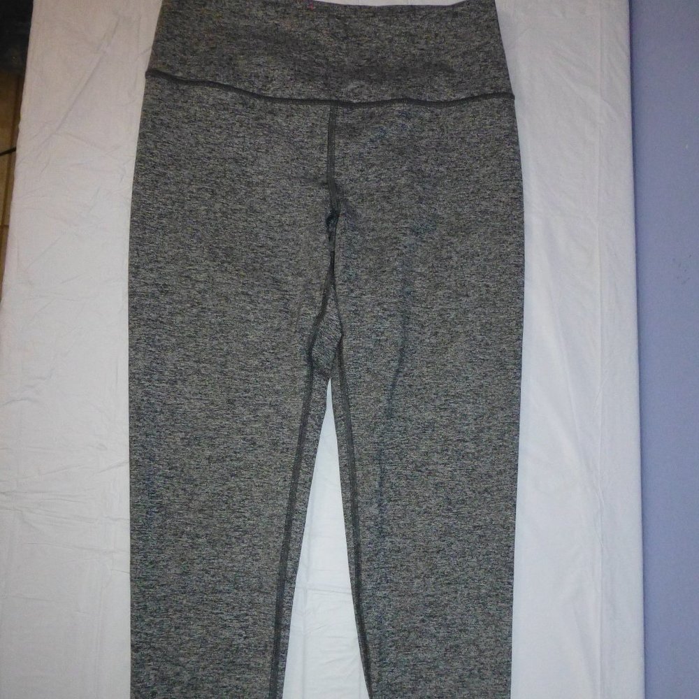 Victoria's Secret VSX Sport Knockout Gray Heathered Leggings/Capri S NWOT